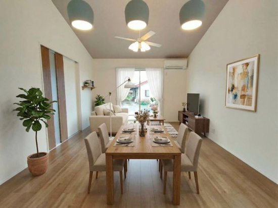 【居間・リビング】 | 一万城町 2,680万円