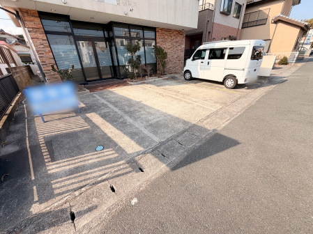 富塚アクシスの駐車場