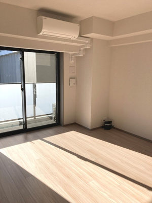 【居間・リビング】 | ラティエラ武蔵小杉 | ※写真は同タイプ住戸です。