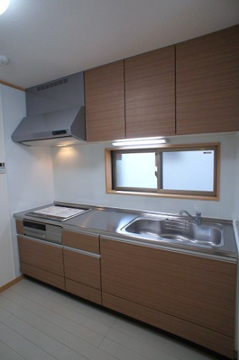 【キッチン】 | リブリ・FERIOⅡ | ３口のIHコンロ付きのシステムキッチンです