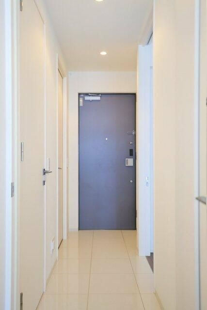 ザ・パークハウス渋谷美竹の玄関|■モニタ付インターホン■ディンプルキー■2重鍵■ダウンライト