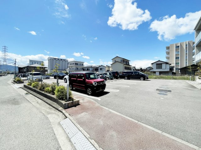 ベレオユトリアの駐車場