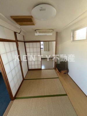 【寝室】 | 東和ビル | 落ち着いた色調の寝室です