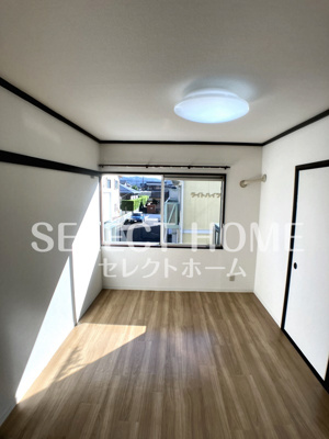 【寝室】 | ライトハイツH棟 | 同型タイプ広くて明るい寝室