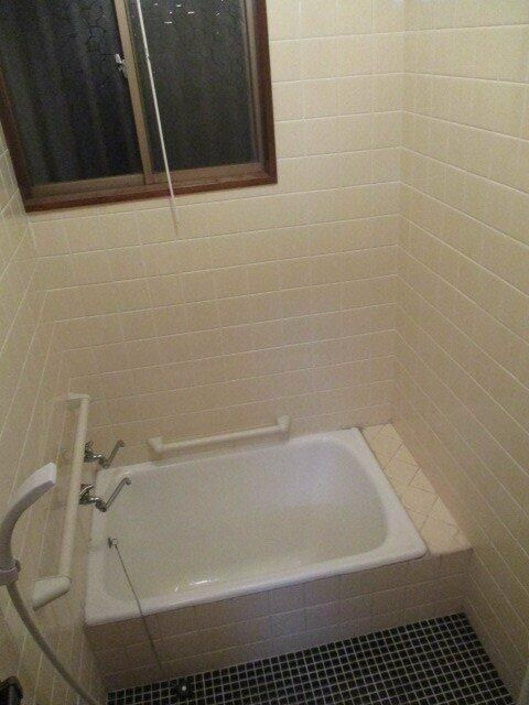 短期貸　 中町3丁目貸家の浴室