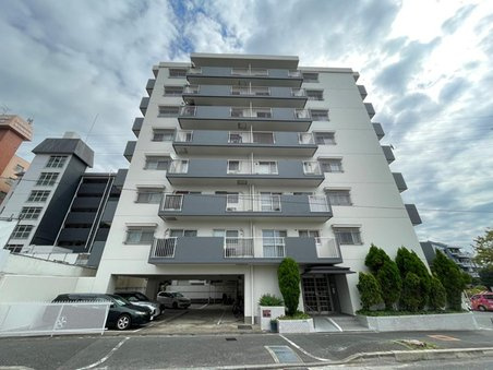 エムアンドエッチ第3の外観