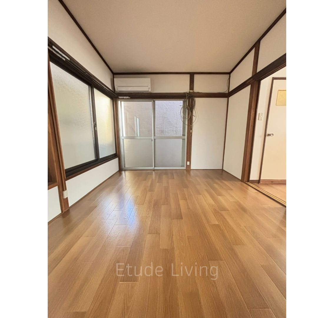 大和田5丁目貸家の居間・リビング