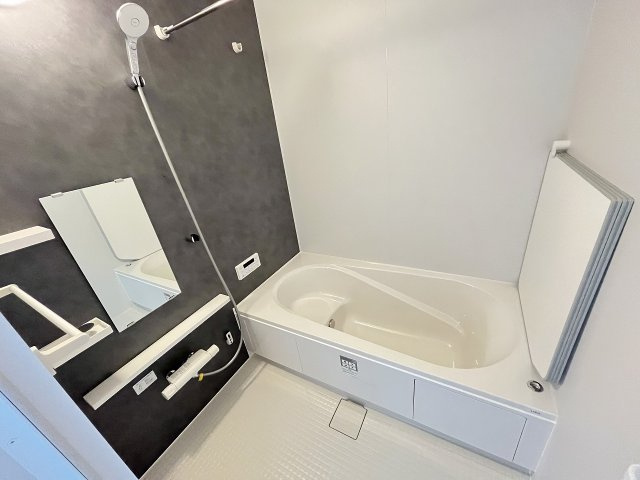 【内装】 | 福岡市西区太郎丸2丁目1期　1号棟（全2棟）【仲介手数料無料・0円】 | 施工例。浴室です。施工例は完成時と異なる場合があります。