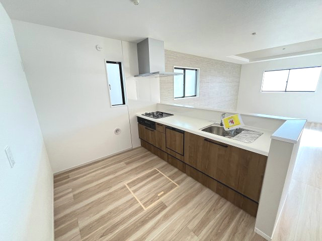 【キッチン】 | 福岡市西区太郎丸2丁目1期　1号棟（全2棟）【仲介手数料無料・0円】 | 施工例。施工例は完成時と異なる場合があります。