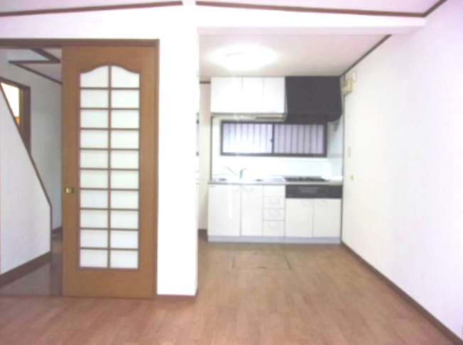 【居間・リビング】 | 塩屋町４丁目　中古戸建　収益