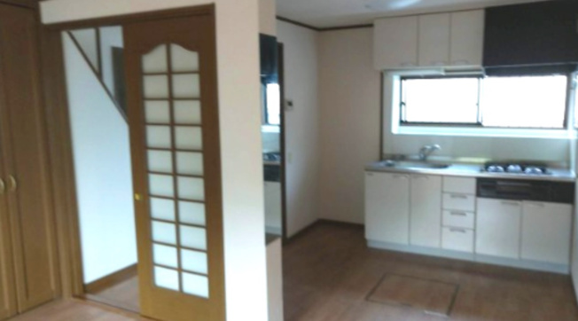 【居間・リビング】 | 塩屋町４丁目　中古戸建　収益