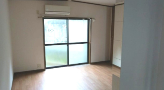 【居間・リビング】 | 塩屋町４丁目　中古戸建　収益