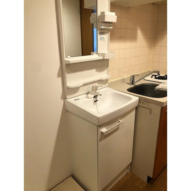 エステムコート神戸元町通の洗面所|スペースが確保できる洗面所です