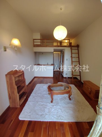 セザンヌ松井の寝室|開放的な寝室です