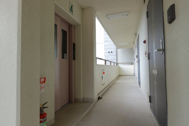 パルメーラ山手のその他共用部分|4階の共用廊下です