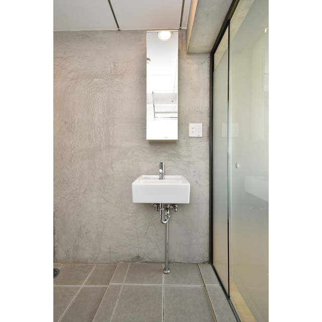 イーストヴィレッジ三宮の洗面所|ゆったりとスペースのある洗面所