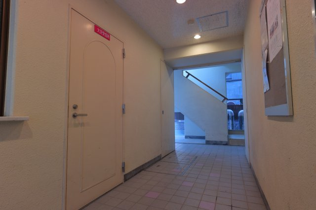 パルメーラ山手のエントランス|落ち着いたエントランスです