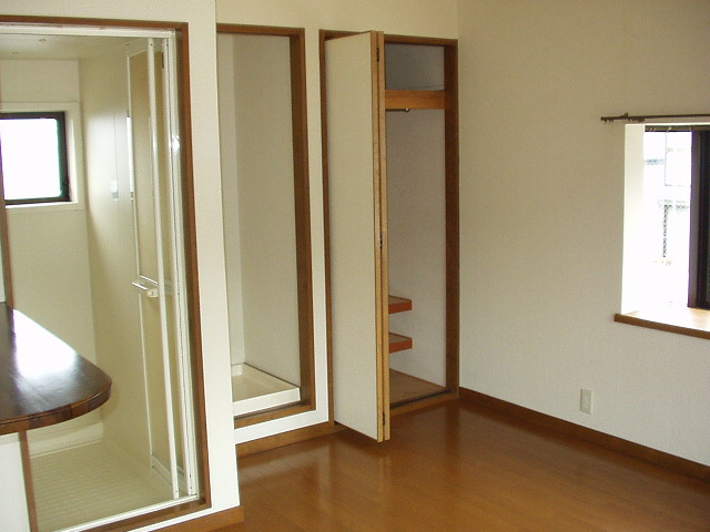 ルナ緑町の内装|室内洗濯機スペース