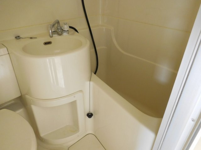 フィーメルレジデンスの浴室|コンパクトで使いやすいお風呂です