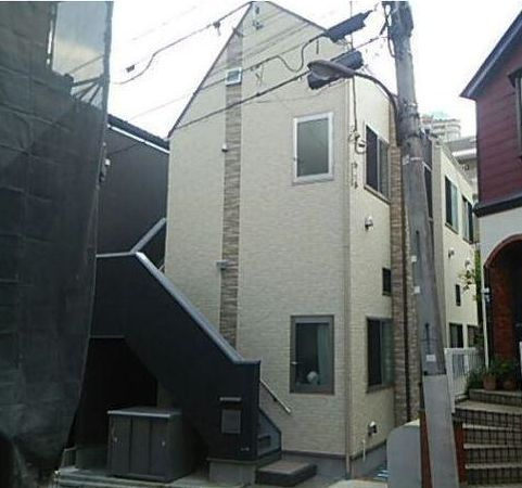 マルシエール西早稲田のエントランス|落ち着いたエントランスです