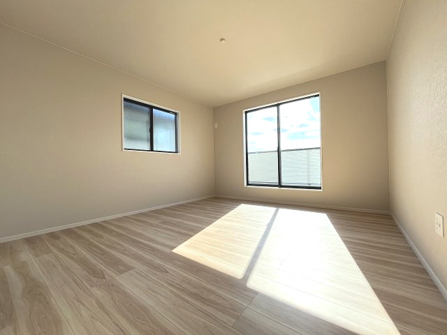 【寝室】 | 福岡市西区太郎丸2丁目1期・平屋　2号棟（全2棟）【仲介手数料無料・0円】 | 施工例。施工例は完成時と異なる場合があります。