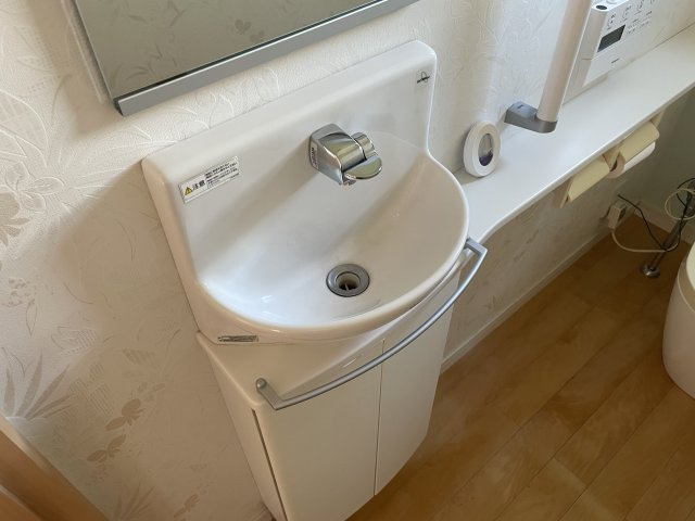 山鹿市小群土地建物のトイレ|トイレには専用の手洗い有り