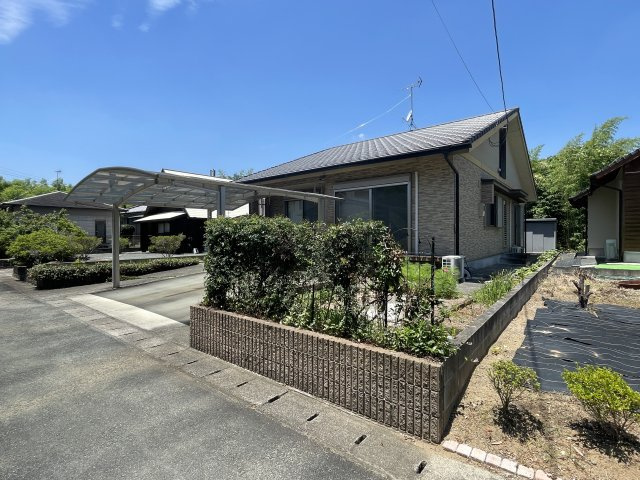 山鹿市小群土地建物の外観
