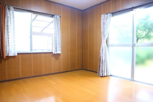 中古住宅　牛牧　の居間・リビング