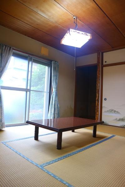 中古住宅　牛牧　の居間・リビング