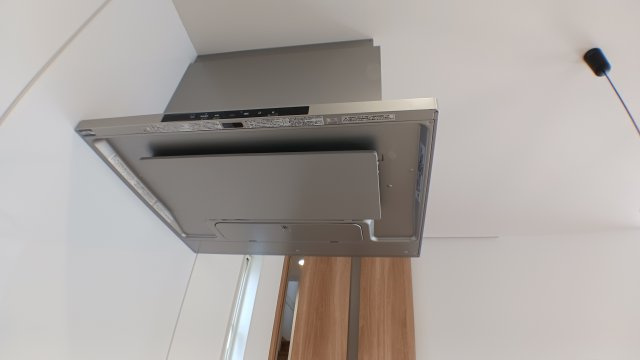 築浅　太陽光パネル　蓄電池　乾太くん　駐車場４台　ガスファンヒーター　電動シャッター