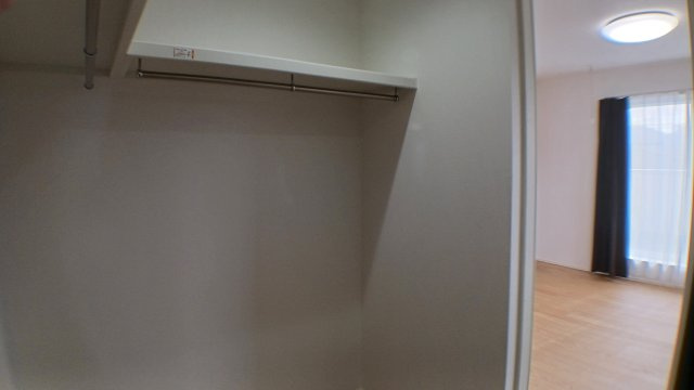 築浅　太陽光パネル　蓄電池　乾太くん　駐車場４台　ガスファンヒーター　電動シャッター