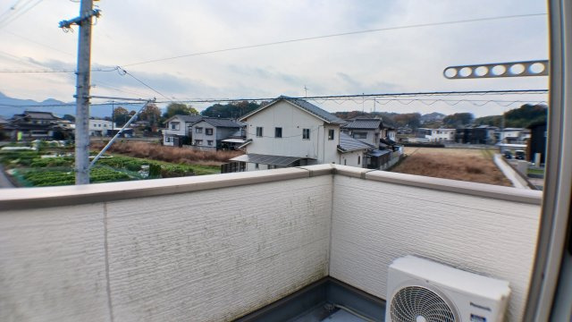 築浅　太陽光パネル　蓄電池　乾太くん　駐車場４台　ガスファンヒーター　電動シャッター