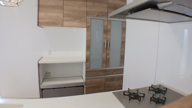 築浅　太陽光パネル　蓄電池　乾太くん　駐車場４台　ガスファンヒーター　電動シャッター