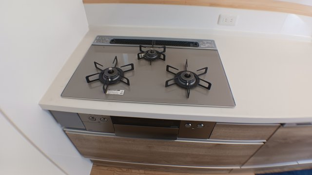 築浅　太陽光パネル　蓄電池　乾太くん　駐車場４台　ガスファンヒーター　電動シャッター