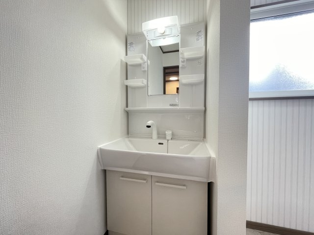 八戸市桜ケ丘2丁目の独立洗面台