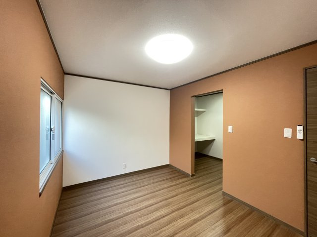 八戸市桜ケ丘2丁目の洋室