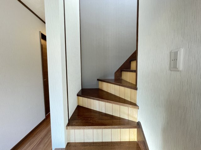 八戸市桜ケ丘2丁目の洋室