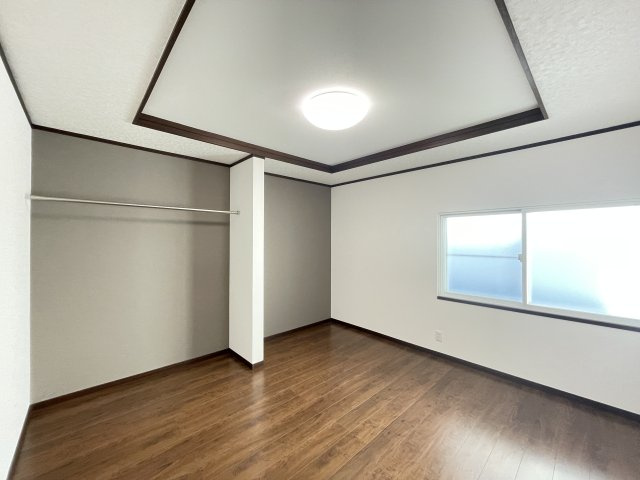 八戸市桜ケ丘2丁目の洋室