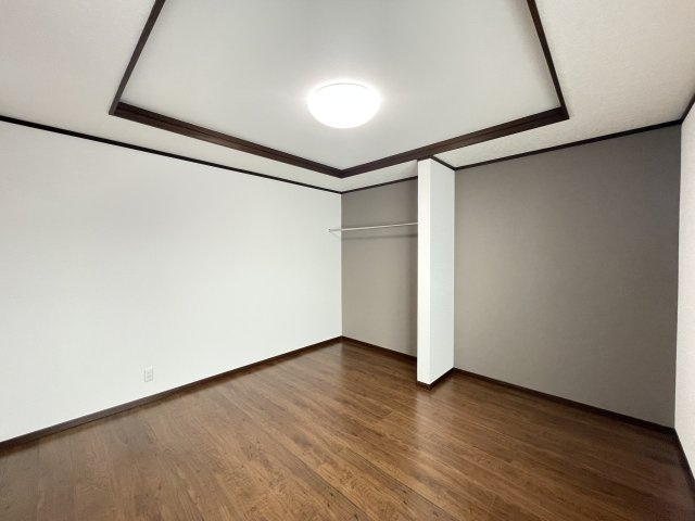 八戸市桜ケ丘2丁目の洋室