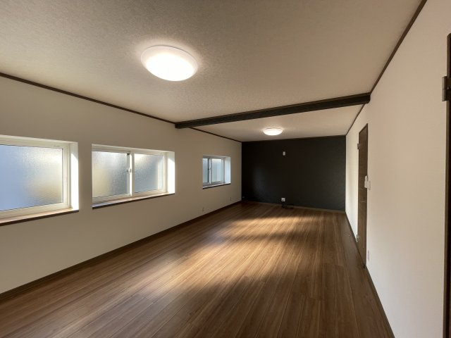 八戸市桜ケ丘2丁目の居間・リビング