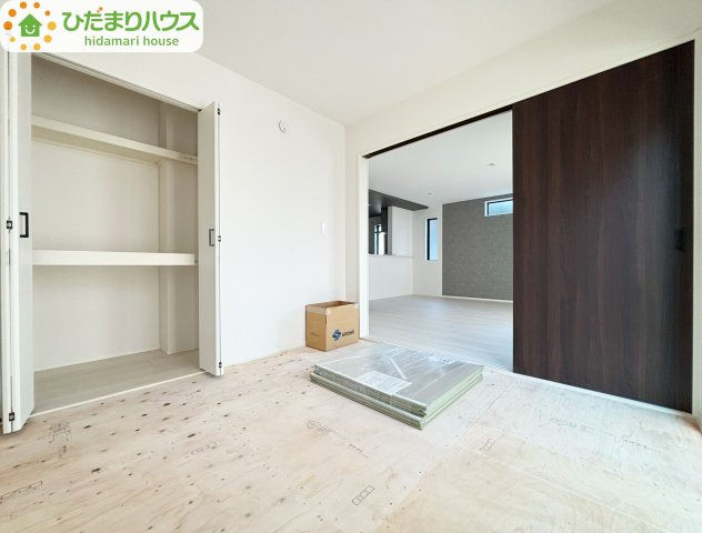 野田市野田4期　新築戸建　3号棟の和室|和室にも大容量のクローゼット完備！お布団やお子様のおもちゃなどがスッキリ収納できますね(^^♪							
