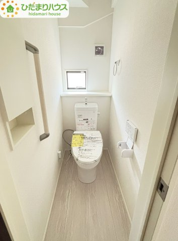 野田市野田4期　新築戸建　3号棟のトイレ|1・2階にトイレあり。階段を降りなくてもいいので、高齢者の方も優しい☆彡							
