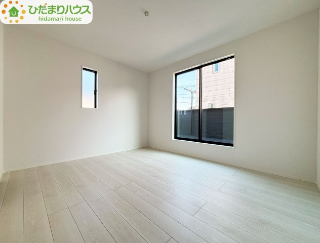 野田市野田4期　新築戸建　3号棟の洋室|大きなベッドを置いても余裕の広さの主寝室♪♪					
