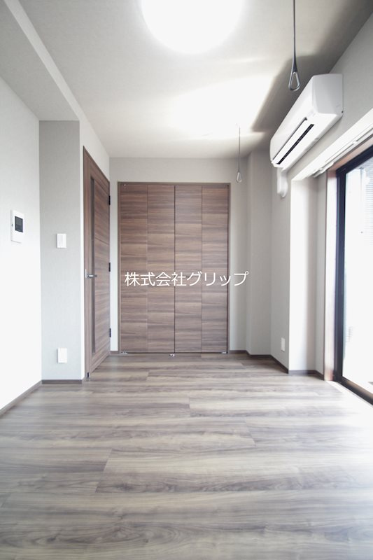 Le'a横濱関内弐番館の居間・リビング