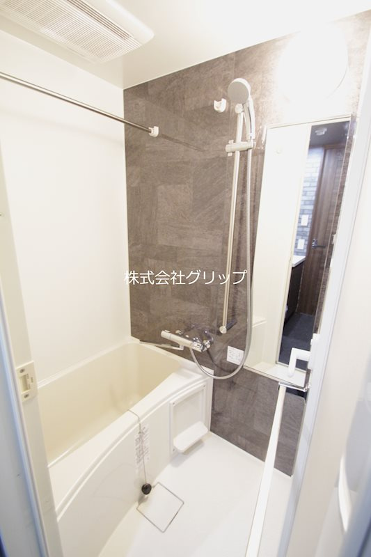 Le'a横濱関内弐番館の浴室