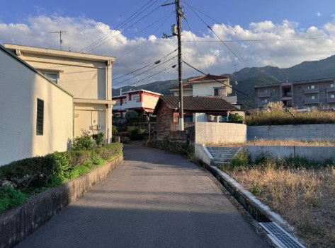 中曽根町　売土地の前面道路含む現地写真