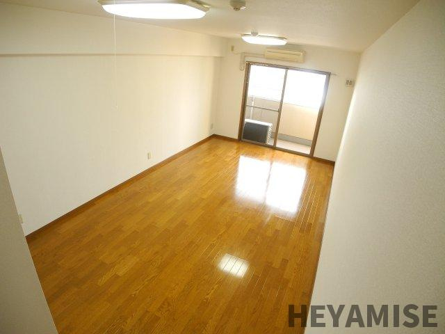 スカイヒルズ水辺の森の居間・リビング|※同間取りの別の階のお部屋の写真です※