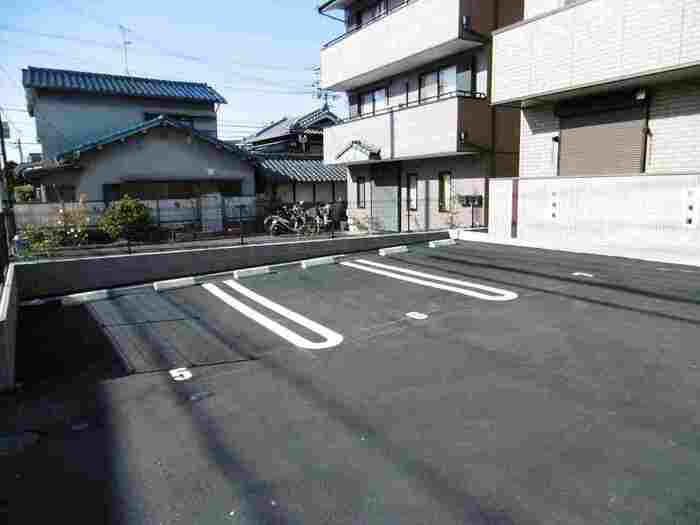 メルベーユの駐車場