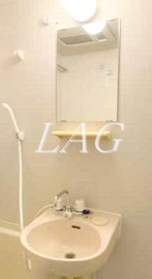 【洗面所】 | コーポ片山 | 洗面台です。