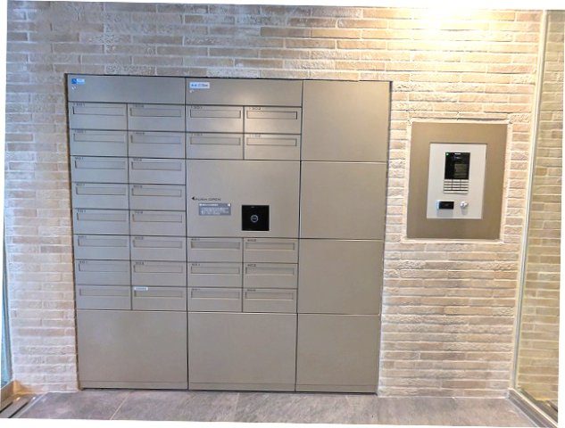 ニド元浅草の設備|タッチキーのメールBOXと宅配BOX